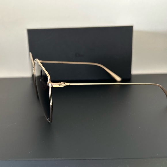 Authentic Christian Dior sunglasses - Picture 3 of 7
